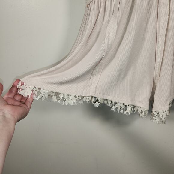 POL Knit Romper Womens S Beige Lace Stretch Pockets Boho Neutral Comfy Beachy - Picture 9 of 12